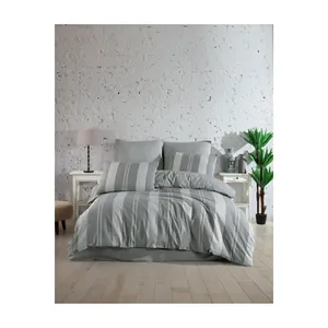 Parure de lit double en coton naturel Karden Flower avec drap-housse, housse de couette kaki et 4 taies d'oreiller – Textile de maison respirant - Product Image 2