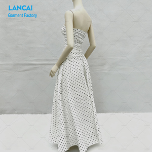 Robe longue élégante à pois pour femme, personnalisable, avec taille froncée et plissée, idéale pour les occasions décontractées, quotidiennes ou les vacances d'été. - Product Image 2
