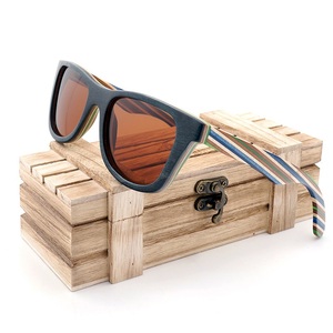 Lunettes de soleil pour hommes de haute qualité en bois recyclé de haute qualité, <span class=keywords><strong>meilleur</strong></span> prix d'usine avec logo personnalisé, produit à la vente - Product Image 1