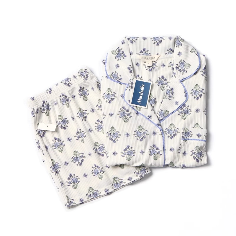 Fragments floraux bleus