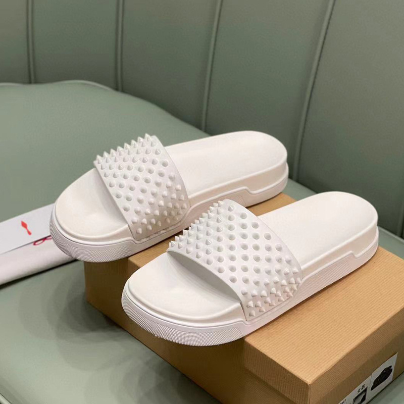 Chausson blanc