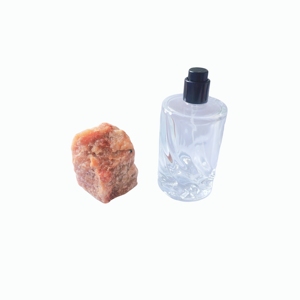 Botella de Perfume de Vidrio Ondulado Artístico con Tapa de Piedra Roja Natural - Product Image 2
