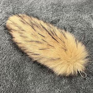 LLavero de coche de piel de cola de zorro de imitación esponjosa para mujer/hombre, colgante de Pompón, llavero para tapicería de automóviles, prendas, otros accesorios de ropa - Product Image 3