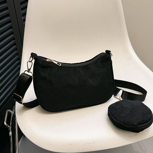 <span class=keywords><strong>Borsa</strong></span> a <span class=keywords><strong>Tracolla</strong></span> <span class=keywords><strong>Piccola</strong></span> in Velluto con Chiusura a Zip per Donne, Nuova Tendenza 2024, Stile Retrò Chic e Alla Moda - Product Image 3