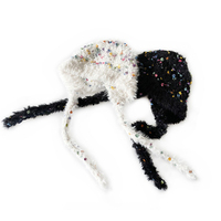 Bonnets d'hiver douillets et colorés avec logo personnalisé, en tricot duveteux et mélange de couleurs, avec cache-oreilles en peluche et détails en fil coloré pour l'extérieur