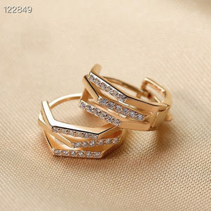 Khuyên Tai Đinh Tán Kim Cương Vàng 18K Phổ Biến Ins - Product Image 5