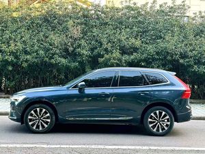 Auto Usado, Color Oscuro, para <span class=keywords><strong>XC60</strong></span> 2024 SUV LHD Turbo, con Asientos de Cuero, para Exportación - Product Image 3