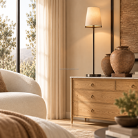 Lampe de table minimaliste à tige fine en laiton massif avec abat-jour en tissu beige pour entrée, console, chambre à coucher, table de chevet