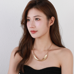 TongLing Collar corto retro minimalista <span class=keywords><strong>simple</strong></span> regalo de Navidad femenino collar de barra en forma de onda para <span class=keywords><strong>la</strong></span> <span class=keywords><strong>vida</strong></span> diaria - Product Image 2