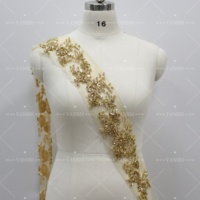 Tissu de luxe en diamant 3D à motif floral avec patchs en strass, applique brodée perlée à coudre sur corsage de robe de mariée