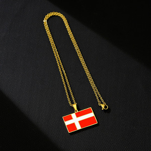 ผู้ผลิตขายส่งสร้อยคอจี้ธงชาติเดนมาร์กสแตนเลสชุบทอง 18K เคลือบเงา จี้รูปธงเดนมาร์ก ฟินแลนด์ - Product Image 5