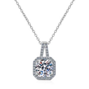 Accessoires de mode très vendus Collier Bijoux Pendentif Moissanite Collier Femmes pour mariage - Product Image 1