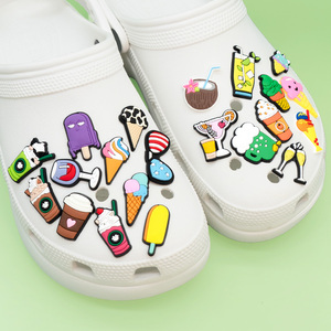 Decorazioni per scarpe in PVC 2D a tema bevande estive, birra e cocktail, all'ingrosso, per sandali con fori e zoccoli da giardino - Product Image 2