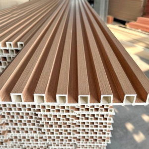 Panel <span class=keywords><strong>de</strong></span> Pared Ranurado <span class=keywords><strong>de</strong></span> Madera y Plástico Compuesto (WPC) para Revestimiento Interior y Exterior, Tablero <span class=keywords><strong>de</strong></span> Listones para Decoración <span class=keywords><strong>de</strong></span> Fondo <span class=keywords><strong>de</strong></span> TV - Product Image 3