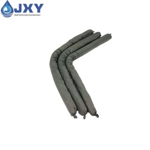 Chaussettes absorbantes universelles pour autour des machines, sous les tuyaux qui fuient, dans les zones de circulation en désordre ou pour l'entretien général - Product Image 2