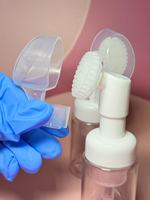 Expédition rapide 100ml peau douce au toucher nettoyant pour le corps lavage du visage Massage bouteilles moussantes en plastique pour animaux de compagnie avec pompe à lotion brosse en silicone