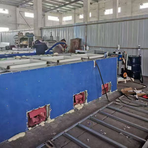 Machine de moulage en mousse de polyuréthane pour boîte à poisson isolée, machine de pulvérisation de mousse de polyuréthane pour boîte à pêche avec pistolet et tuyau - Product Image 4