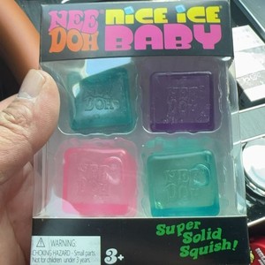 ลูกบาศก์บีบเล่นขนาด 1.2 นิ้ว 4 ชิ้น ยี่ห้อ Schylling รุ่น Nice Cube Stress Maltose Needoh Baby Cube Squishy Ice Cube ของเล่นบีบสำหรับฮาโลวีนและคริสต์มาส - Product Image 4