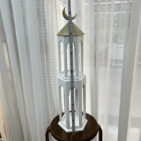 Décoration islamique du Ramadan, ornement de minaret de mosquée en bois de 74 cm, design creux en arc blanc et or pour la décoration de la fête de l'Aïd al-Fitr