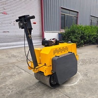 Mini-compacteur routier à double tambour pour chantiers étroits