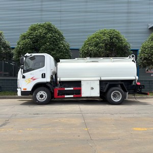 Camion-citerne à carburant FAW 4x2 léger de 5000 L, camion de ravitaillement mobile, citerne à huile avec distributeur à vendre - Product Image 6