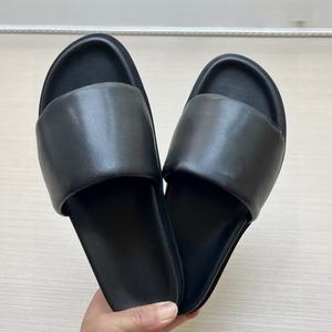 รองเท้าหนังแท้คุณภาพสูงสำหรับผู้ชายและผู้หญิง รองเท้าแตะลำลองแบบสวมใส่กลางแจ้ง กันลื่น ระบายอากาศได้ดี เหมาะสำหรับเดิน - Product Image 2