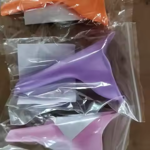 Embudo de Orina Reutilizable Ecológico de Silicona para Mujeres, Dispositivo de Micción Femenino para Orinar de Pie, para Actividades al Aire Libre y Camping - Product Image 6