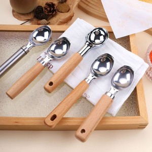Cuchara de acero inoxidable para helado con mango de madera, cuchara metálica antiadherente para helado, gelato, sorbete y frutas, para uso doméstico. - Product Image 2