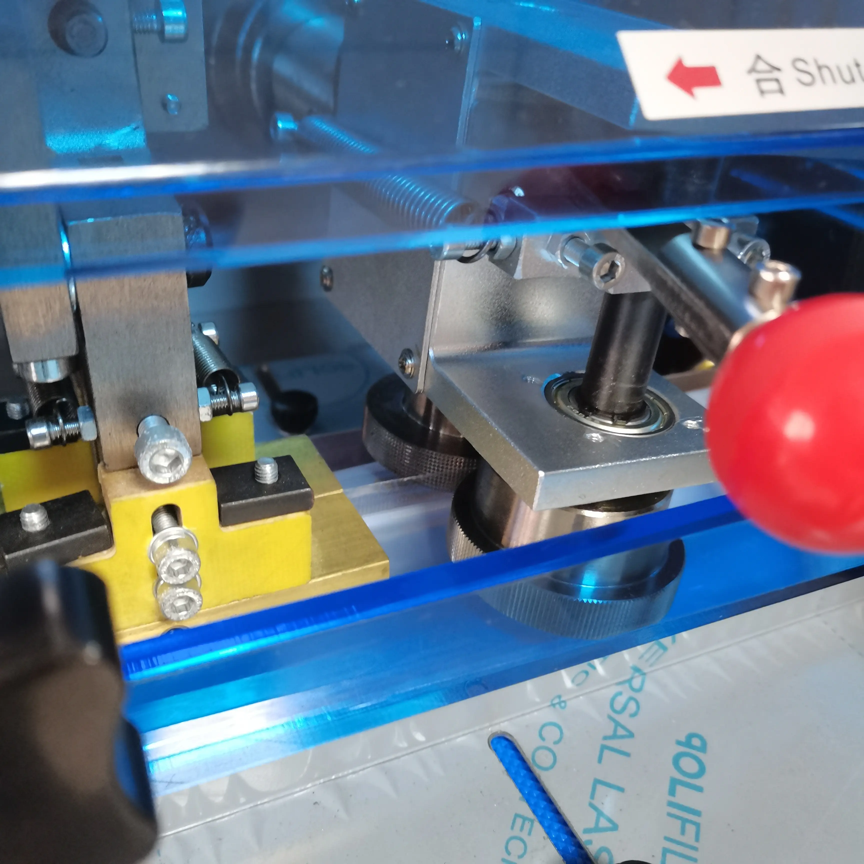 सर्वो मोटर पूर्ण स्वचालित आइस पॉप्सिकल रैपिंग मशीन मल्टी-फंक्शन पिलो टाइप रोल फिल्म पैकेजिंग मशीनरी