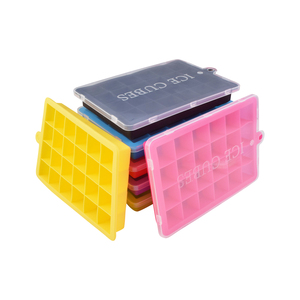 Biểu Tượng Tùy Chỉnh Bán Buôn BPA Miễn Phí Bền Cấp Thực Phẩm Silicone Ice Mold Maker Dễ Dàng Phát Hành Linh Hoạt Cubes Khay Với Nắp - Product Image 1