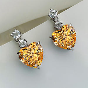 E3675 Orecchini pendenti a forma di cuore in argento 925 placcato oro giallo con montatura a griffe per donna, gioielli romantici con cristalli per matrimonio - Product Image 3