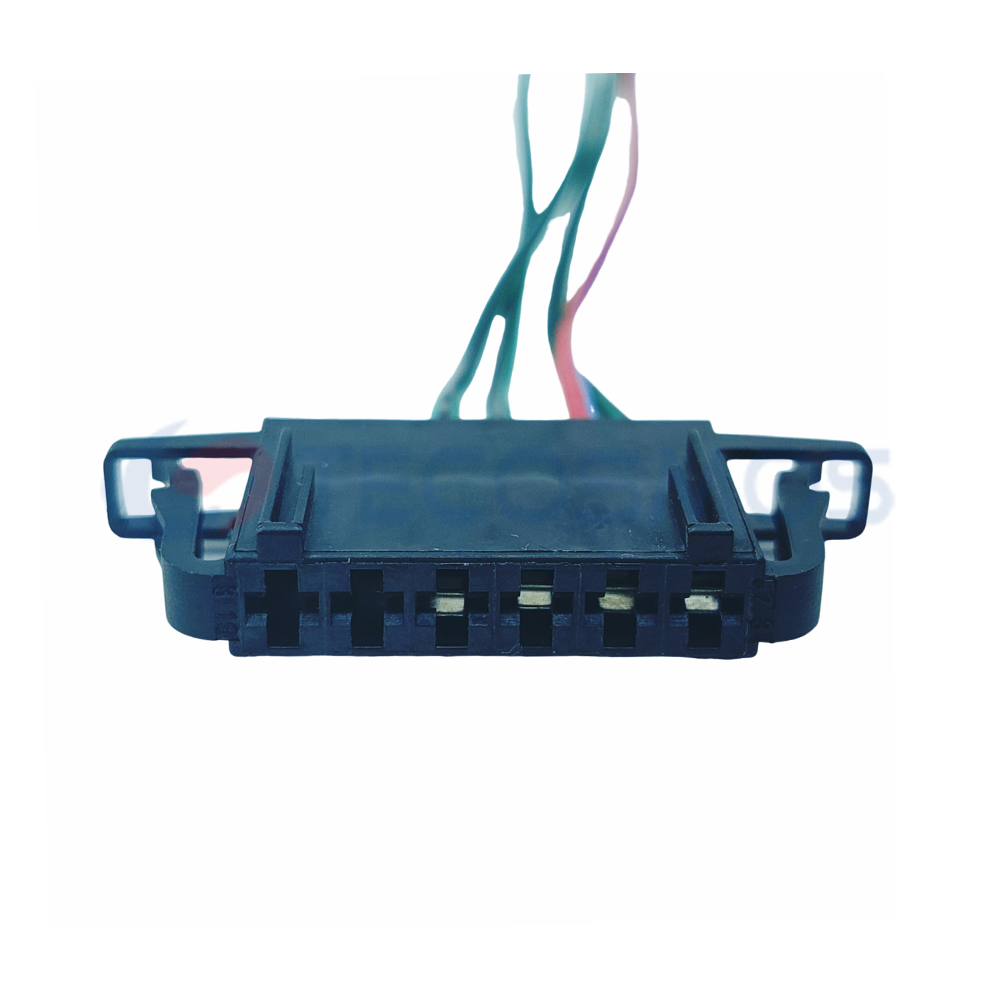 Auto Parts 6-Pin Female Socket Connector ABS Housing Copper for Volkswagen Plug-Automotive Electrical Shell Wire 3B0972706