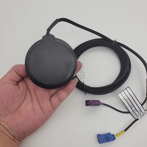 เสาอากาศแบบคอมโบ GPS GSM AM FM รุ่น 10520033 สำหรับติดตั้งบนหลังคารถยนต์ เหมาะสำหรับรถเก๋ง รถ SUV รถกระบะ ใช้ได้กับรถยนต์ทั่วไป พร้อมน็อตยึดภายใน - Product Image 1