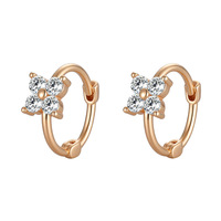 SPJ Trendige 925 Sterling Silber Ohrringe Mini Vierblättriges Kleeblatt Huggie Hoop Ohrringe Winziger Knorpel-Piercing Schmuck