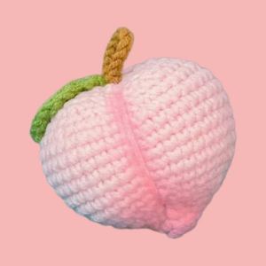 Colgante de hilo tejido a mano con forma de melocotón, llavero decorativo de fruta, adorno para bolso - Product Image 1