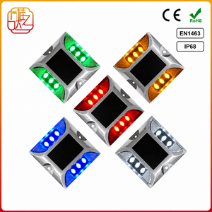 Dissuasori Stradali Solari a LED, Luci di Segnalazione a LED in Alluminio per Vialetti, Riflettori Impermeabili per la Sicurezza Stradale per Autostrade e Parcheggi - Product Image 1