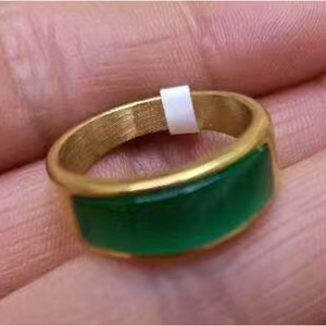 Yunnique Anillo de ágata ancho para hombre con engaste de oro, bisel geométrico en forma de U con incrustaciones de color verde esmeralda, regalo de joyería de moda - Product Image 4