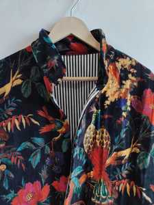 Chaqueta Bomber de Terciopelo con Estampado de Pájaro Negro, Reversible y Transpirable, Ecológica, Relleno 100% Algodón, Corta, Lista para el Invierno - Product Image 2