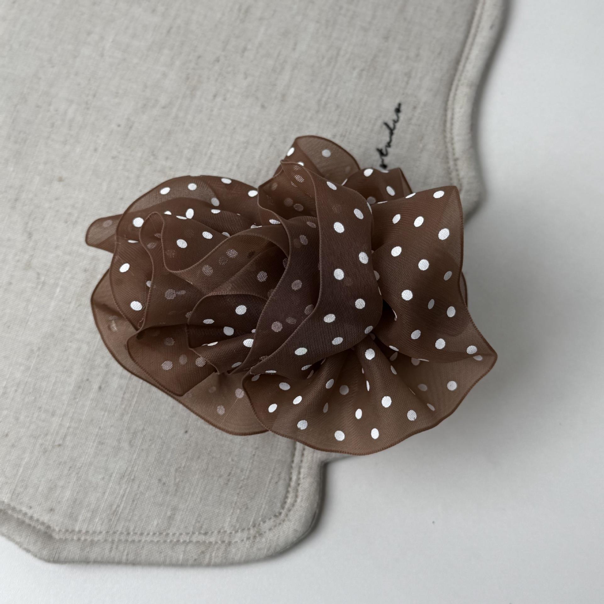 สีน้ำตาล