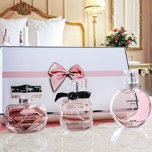 <span class=keywords><strong>Set</strong></span> di campioni di profumo floreale da <span class=keywords><strong>donna</strong></span> 3 pezzi Mini fragranze da viaggio con confezione regalo di lusso Eau De Parfum - Product Image 2