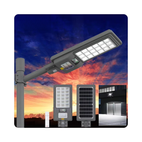 Lampadaire solaire 200W en ABS, étanche IP65, LED avec télécommande pour usage routier