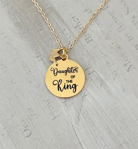 Collar de Acero Inoxidable Personalizable Jietao con Corona, Regalo Cristiano Personalizado para <span class=keywords><strong>Hija</strong></span>, Citación '<span class=keywords><strong>Hija</strong></span> <span class=keywords><strong>del</strong></span> <span class=keywords><strong>Rey</strong></span>', Cadena Dorada - Product Image 3