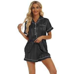 Ensemble de vêtements de nuit et de détente pour femmes de style européen, en tissu tissé 100% polyester, à rayures, manches courtes, longueur courte, doux et respirant - Product Image 4