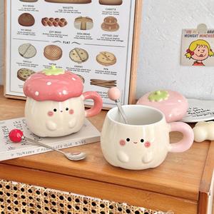 Mug en céramique Lelyi Ins Cartoon Cute Girly Heart avec couvercle, tasse à café créative de petite taille et fraîche de grande valeur - Product Image 2