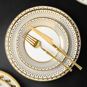 Piatti da Cena in Fine Porcellana con Logo Personalizzato, Ceramica di Alta Qualità per Feste, Design Minimalista Rotondo Oro e Bianco - Product Image 1