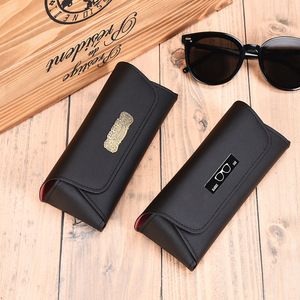<span class=keywords><strong>Étui</strong></span> <span class=keywords><strong>à</strong></span> <span class=keywords><strong>lunettes</strong></span> rétro hommes et femmes <span class=keywords><strong>lunettes</strong></span> de soleil <span class=keywords><strong>lunettes</strong></span> boîte de rangement pliant en cuir personnalisé PU <span class=keywords><strong>étui</strong></span> <span class=keywords><strong>à</strong></span> <span class=keywords><strong>lunettes</strong></span> de soleil - Product Image 3