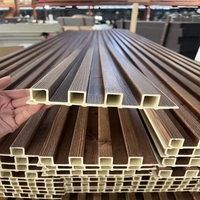 Modern Ekolojik Ahşap Büyük Duvar Levhası Bambu PVC Duvar Paneli Tavan Asma Izgarası Dekoratif Izgara