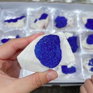 Geode di Azurite Naturale su Base - Grappolo di Cristalli Grezzi di Azurite Blu per Collezione e Decorazione Domestica - Product Image 1