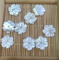 Perles de fleurs sculptées en nacre en gros pour la décoration