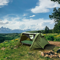 Matelas pneumatique de camping à pompe à main personnalisé OEM Tapis de couchage confortables et polyvalents